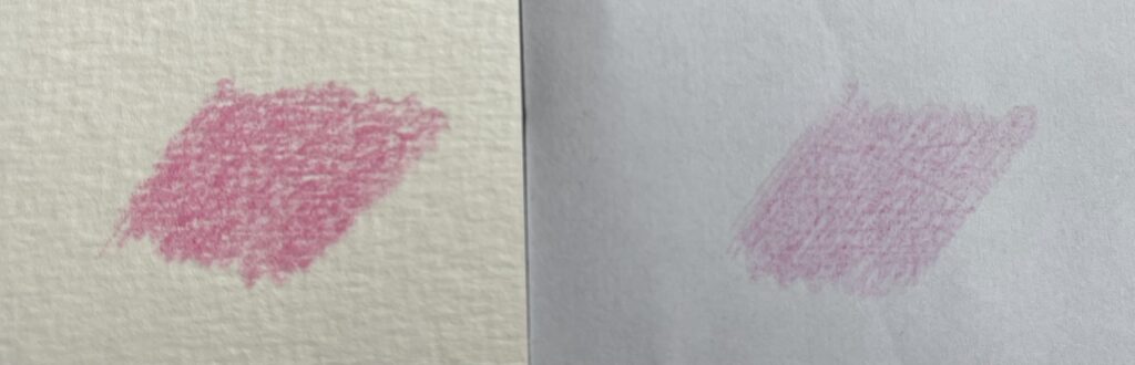 色鉛筆同じ筆圧で塗り比べ。画用紙とコピー用紙。
